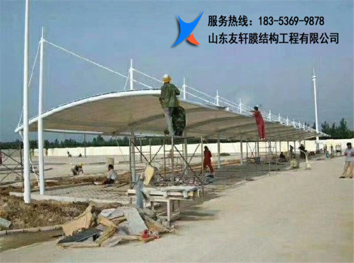膜结构汽车棚