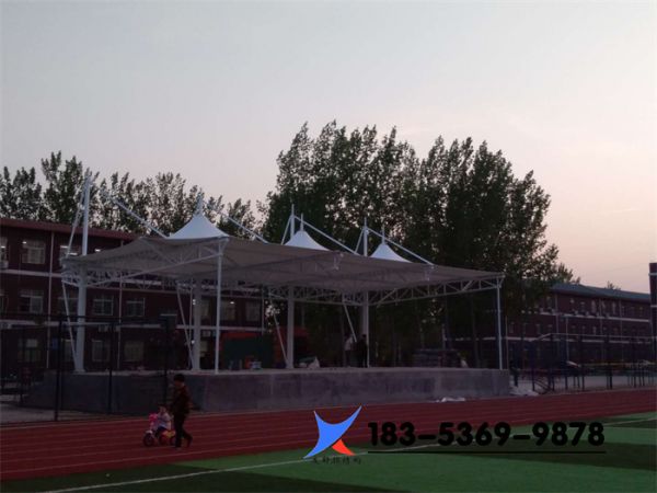 菏泽市鄄城县饮马镇中学体育场看